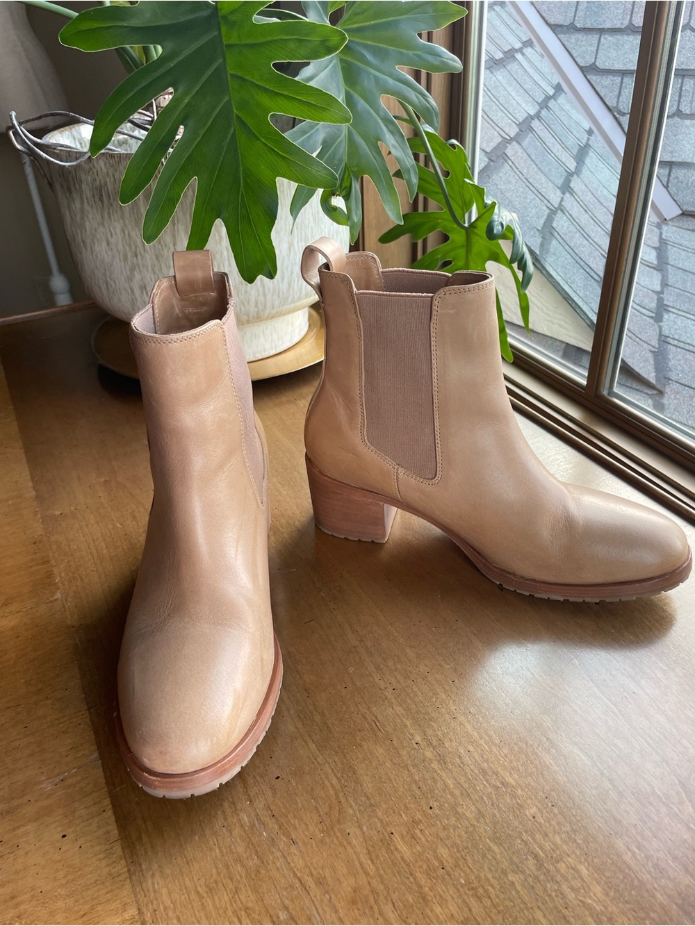 Nisolo Tan Leather Chelsea Ankle Block Heel Booties 9.5